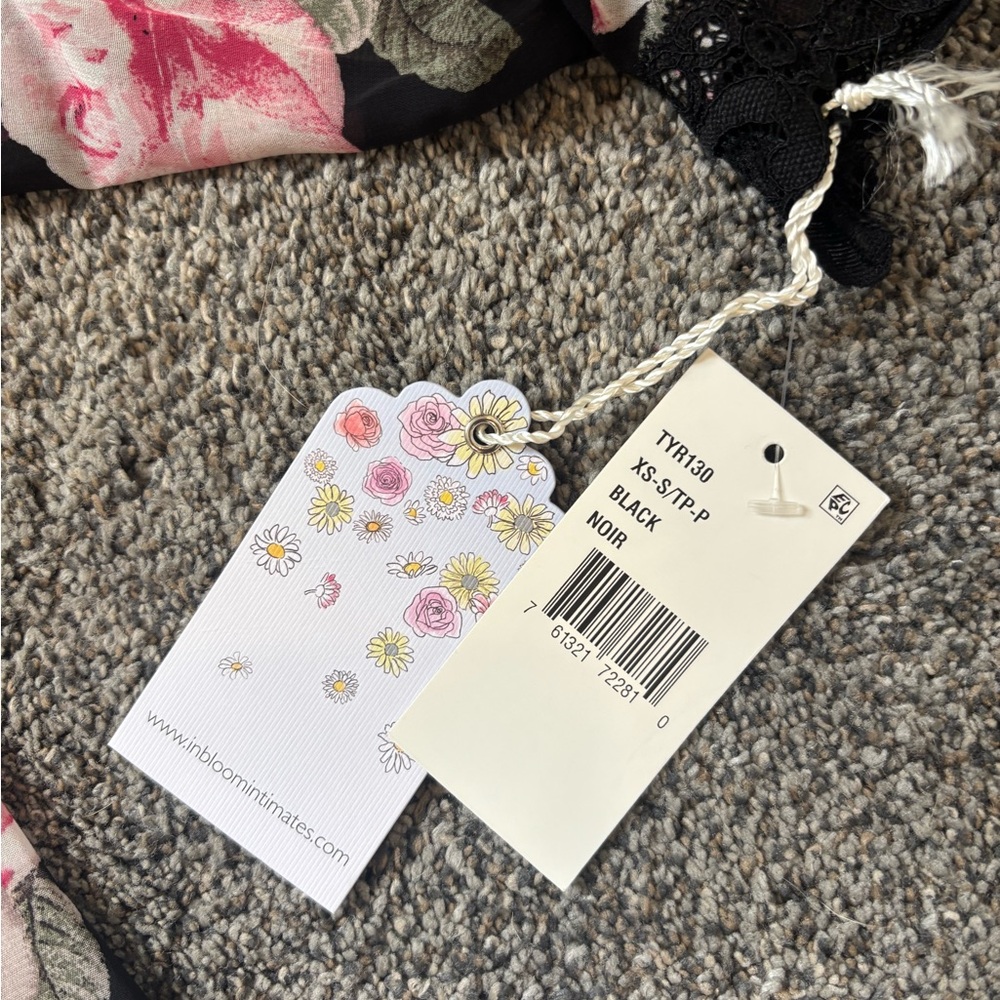 In Bloom Floral Lace Wrap Robe - Picture 3 of 5